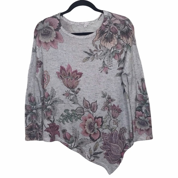 Moa Moa Gray Floral Asymmetrical Hem Knit Sweater - Picture 2 of 6